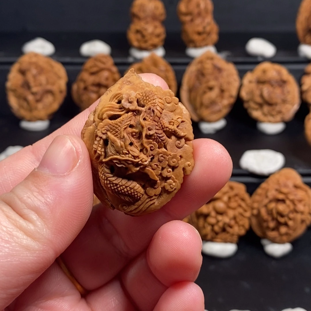 神龙护主，天地孔。