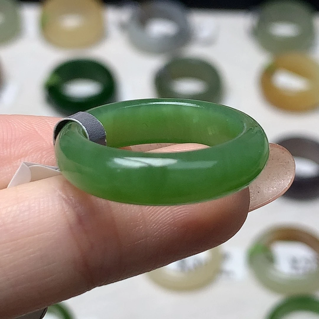 未镶嵌戒指和田玉