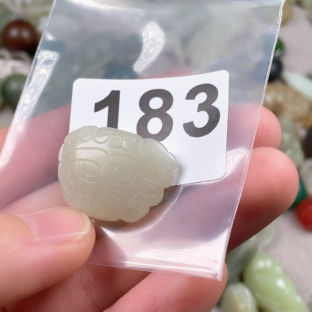 和田玉（糖玉）颈饰未镶嵌