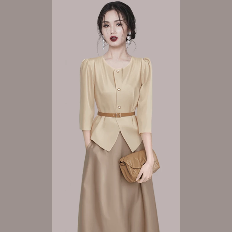 今年流行的漂亮高级感洋气杏色短袖衬衫半身裙两件职业套装新款女