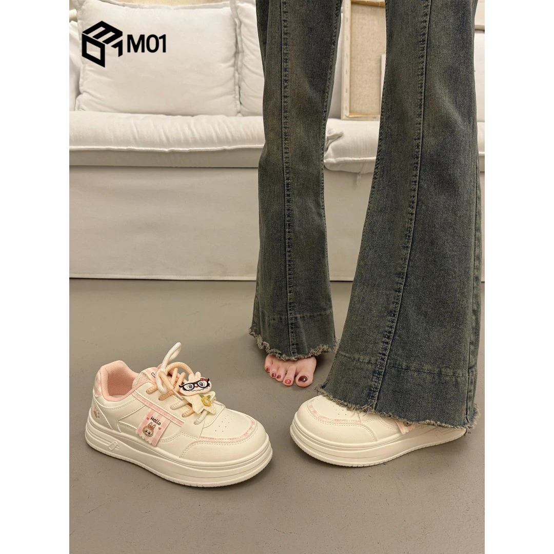 M01爆款百搭厚底小白鞋配裙子平底板鞋女超火新款秋季休闲运动鞋