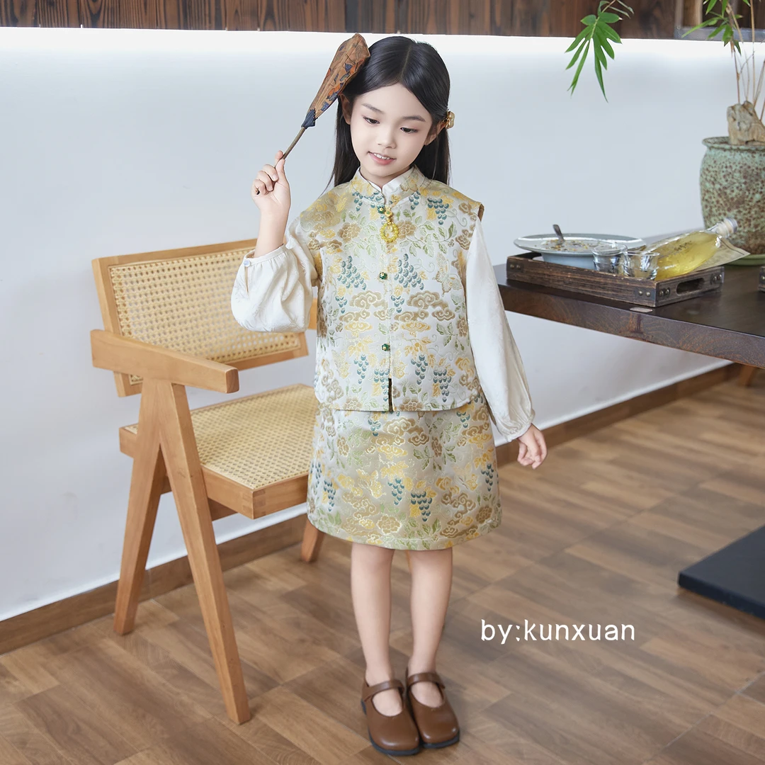 【琨萱】“金蕊云纹”新中式女童25秋季新款国风金丝套装 AU66T020