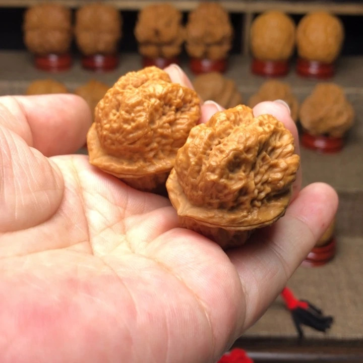 文玩核桃把件57小帝王蟾36