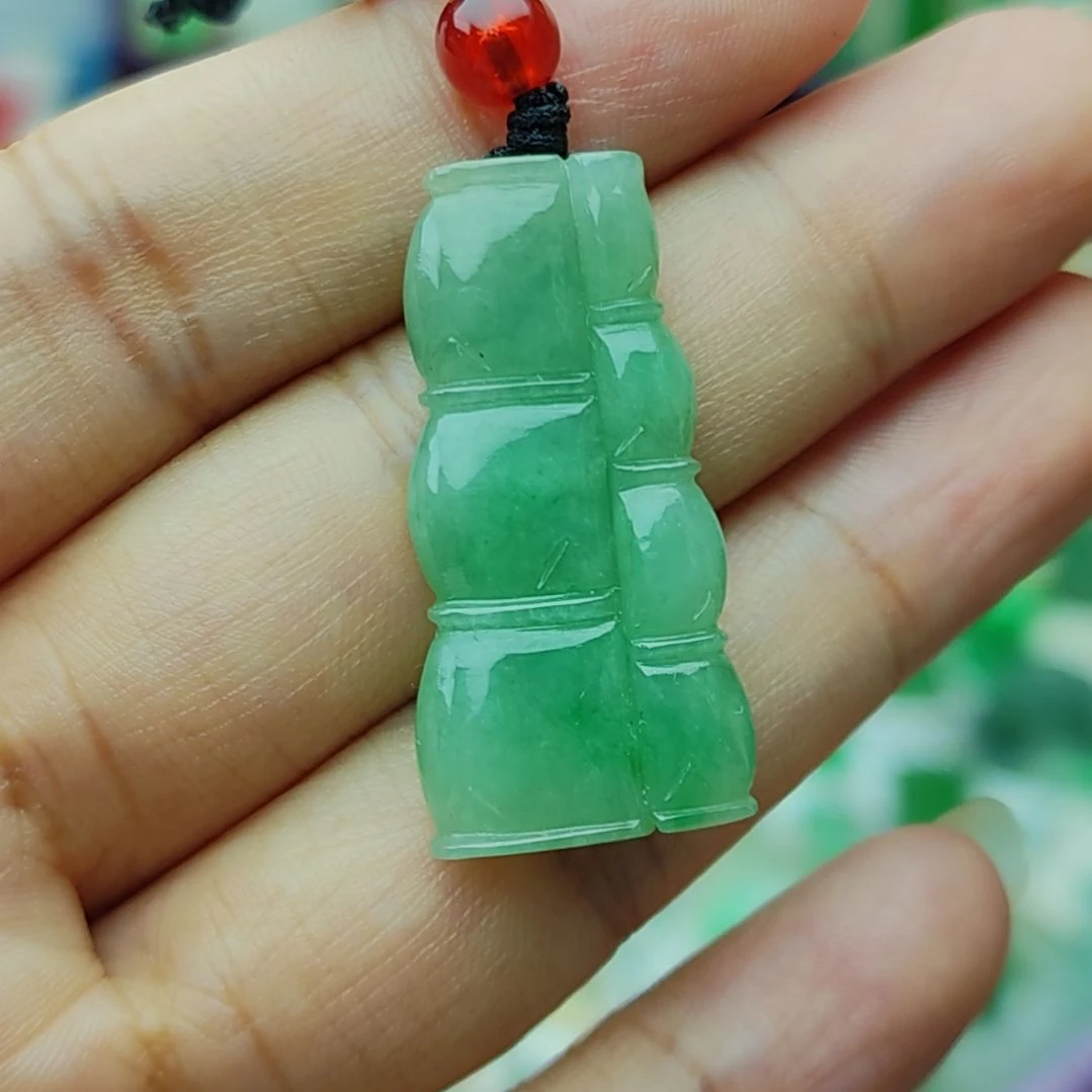 翡翠未镶嵌颈饰47