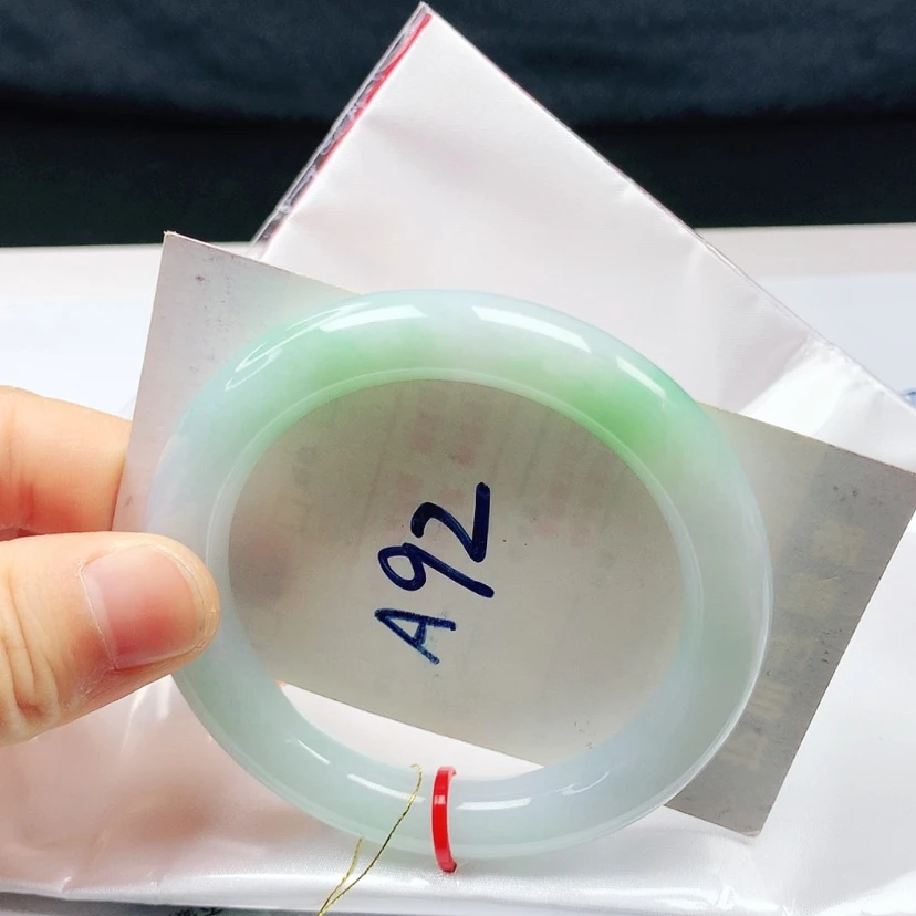 【闪购商品】翡翠手镯未镶嵌55圈口