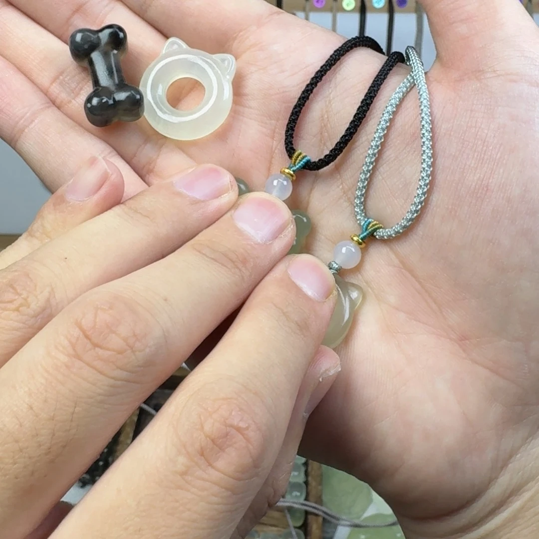 蛇纹石玉吊坠未镶嵌