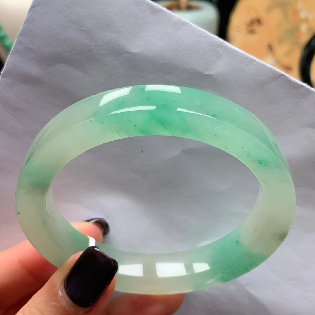 【闪购商品】石英质玉手镯未镶嵌