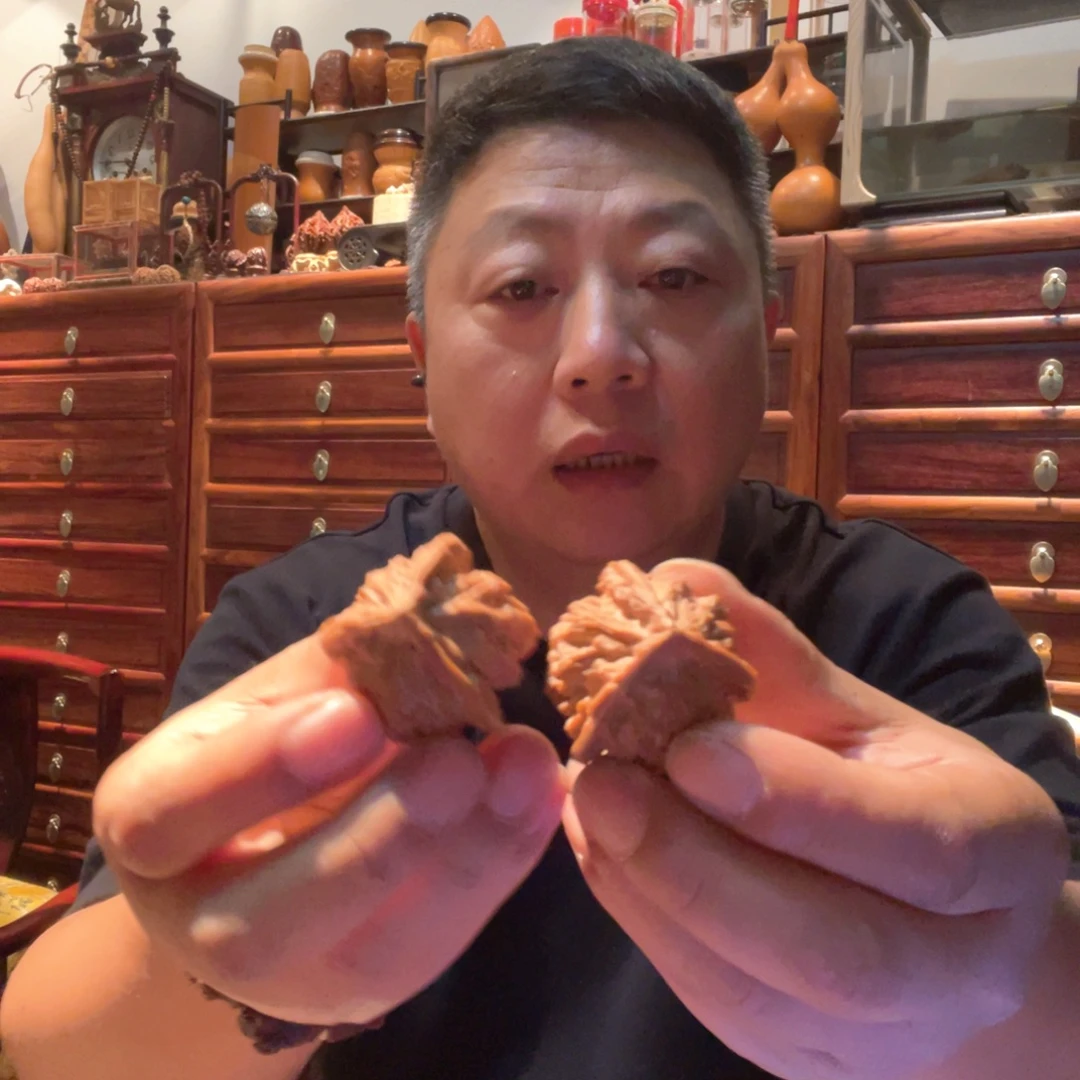 蛋***光文玩核桃吊坠嘎嘎嘎嘎盘山