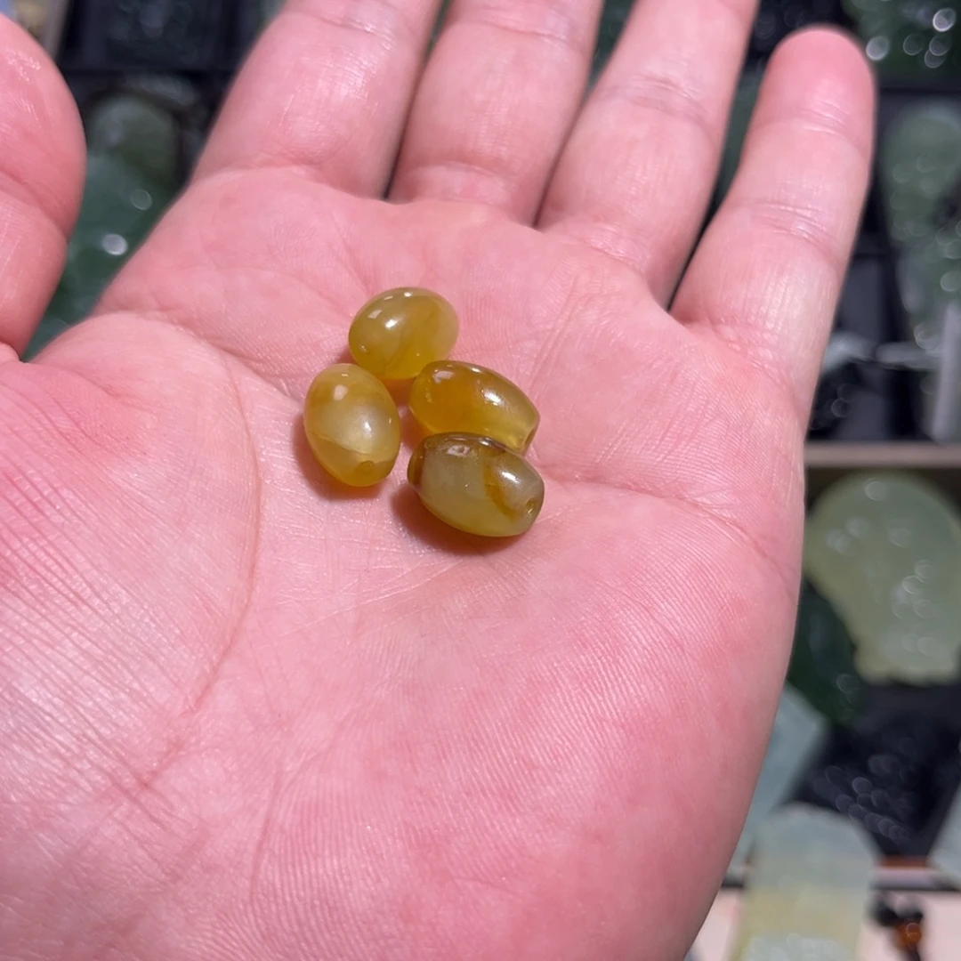 未镶嵌蛇纹石玉颈饰