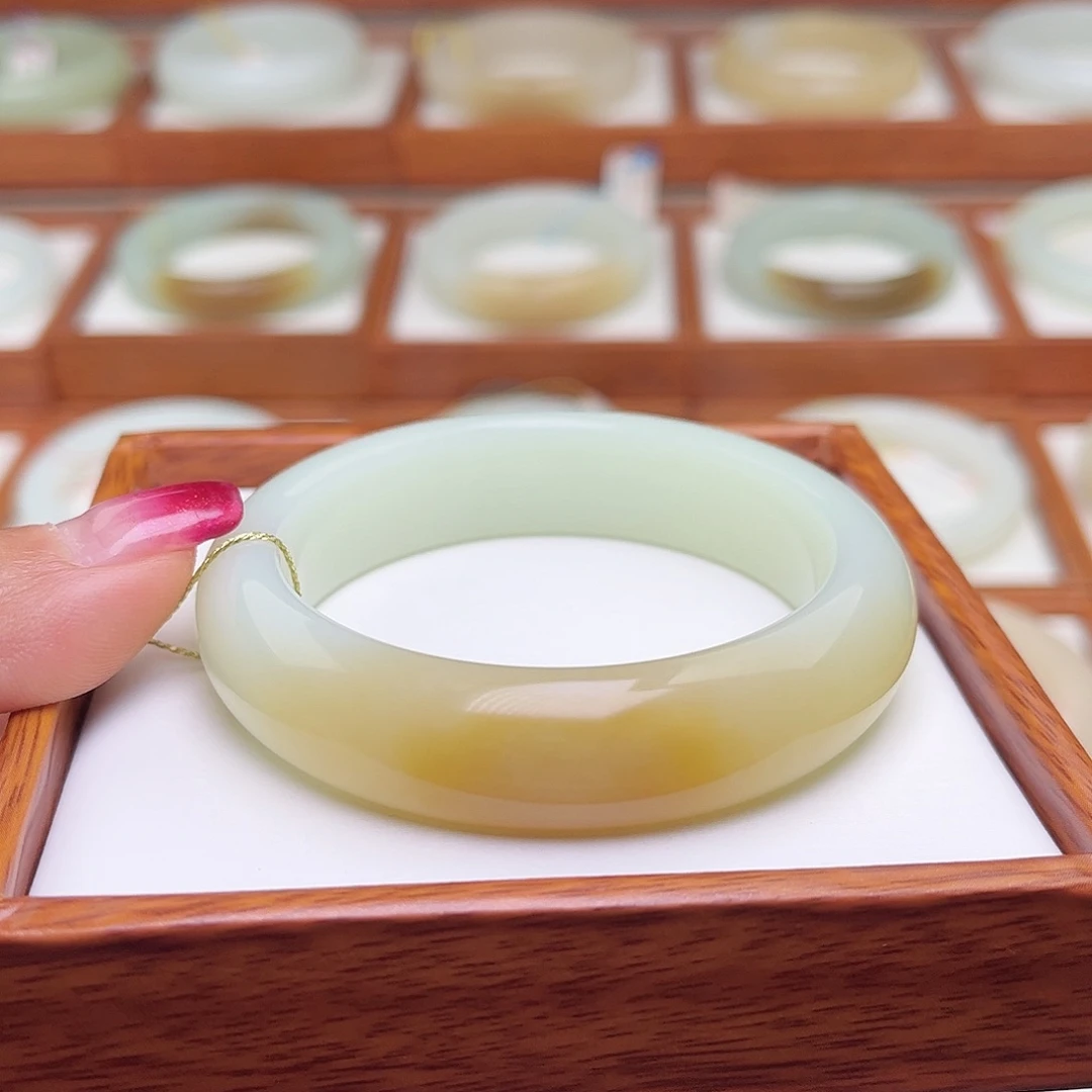 和田玉手镯未镶嵌54