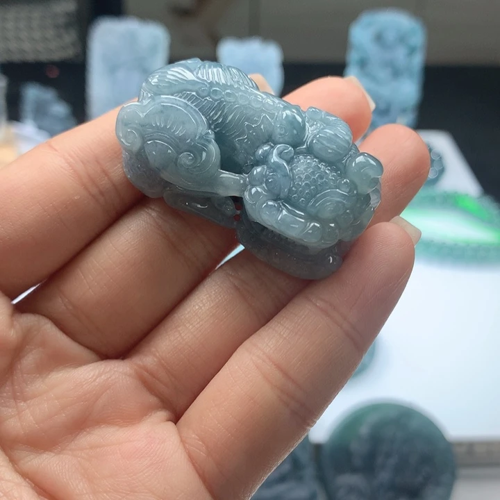翡翠颈饰未镶嵌天然翡翠