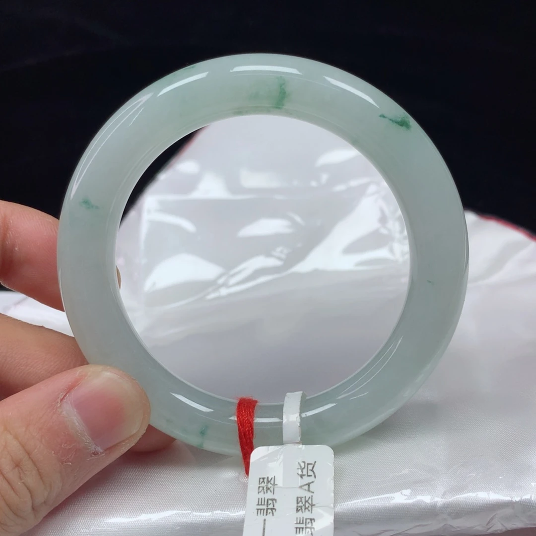 翡翠手镯（圆镯）未镶嵌53