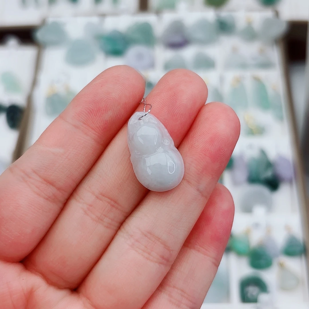 翡翠颈饰未镶嵌葫芦