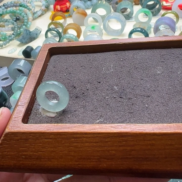 定制翡翠未镶嵌翡翠