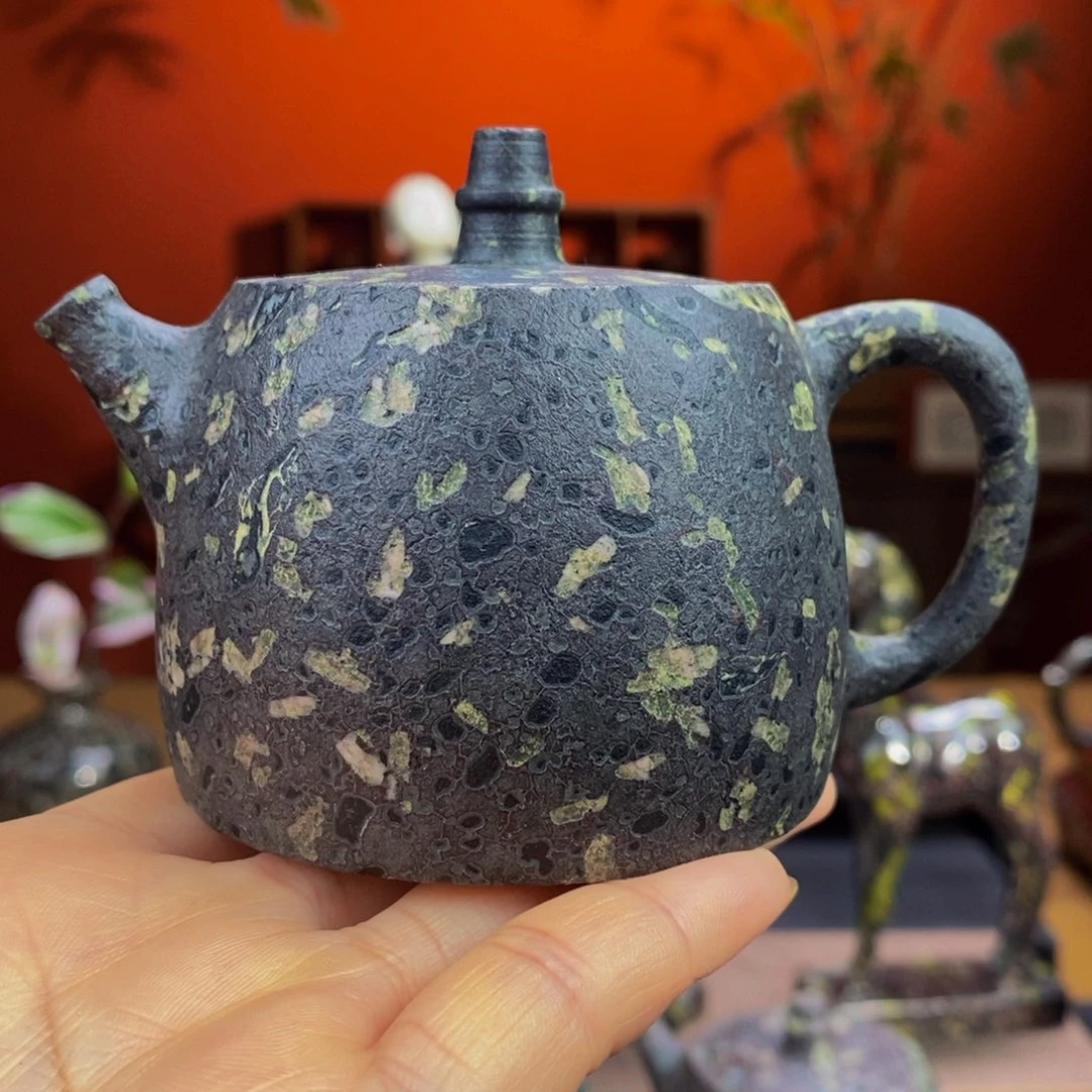 梅花玉精美梅花中鼎壶