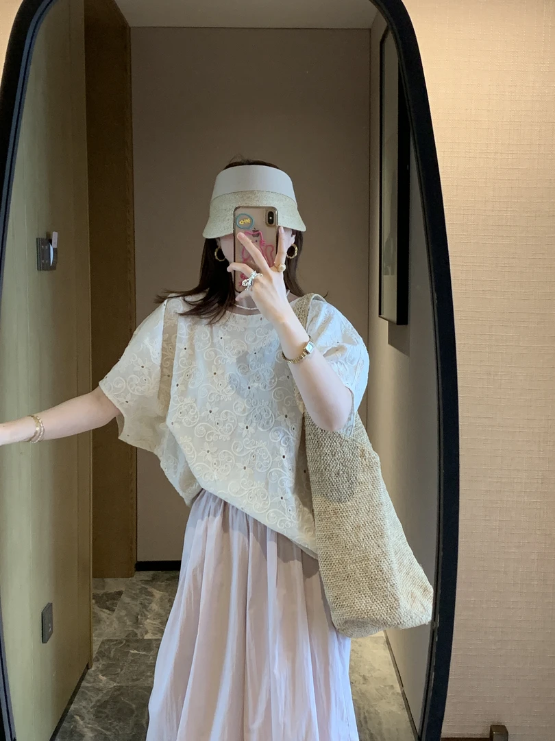 法式纯色圆领夏季短袖钩花衬衫时尚气质设计感减龄