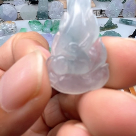 翡翠未镶嵌颈饰翡翠冰紫九尾狐