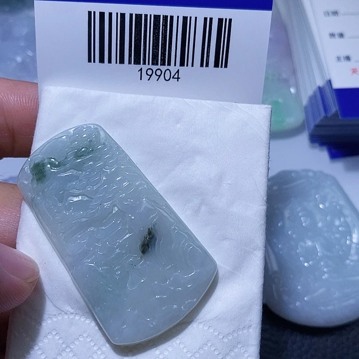 颈饰未镶嵌翡翠天光墟翡翠市场现金代购