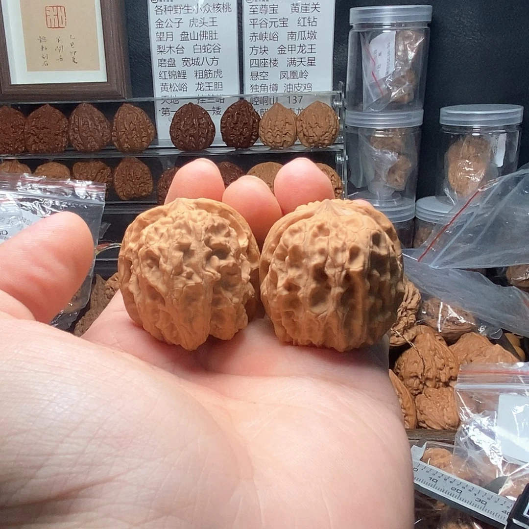 1文玩核桃蜡块43-265