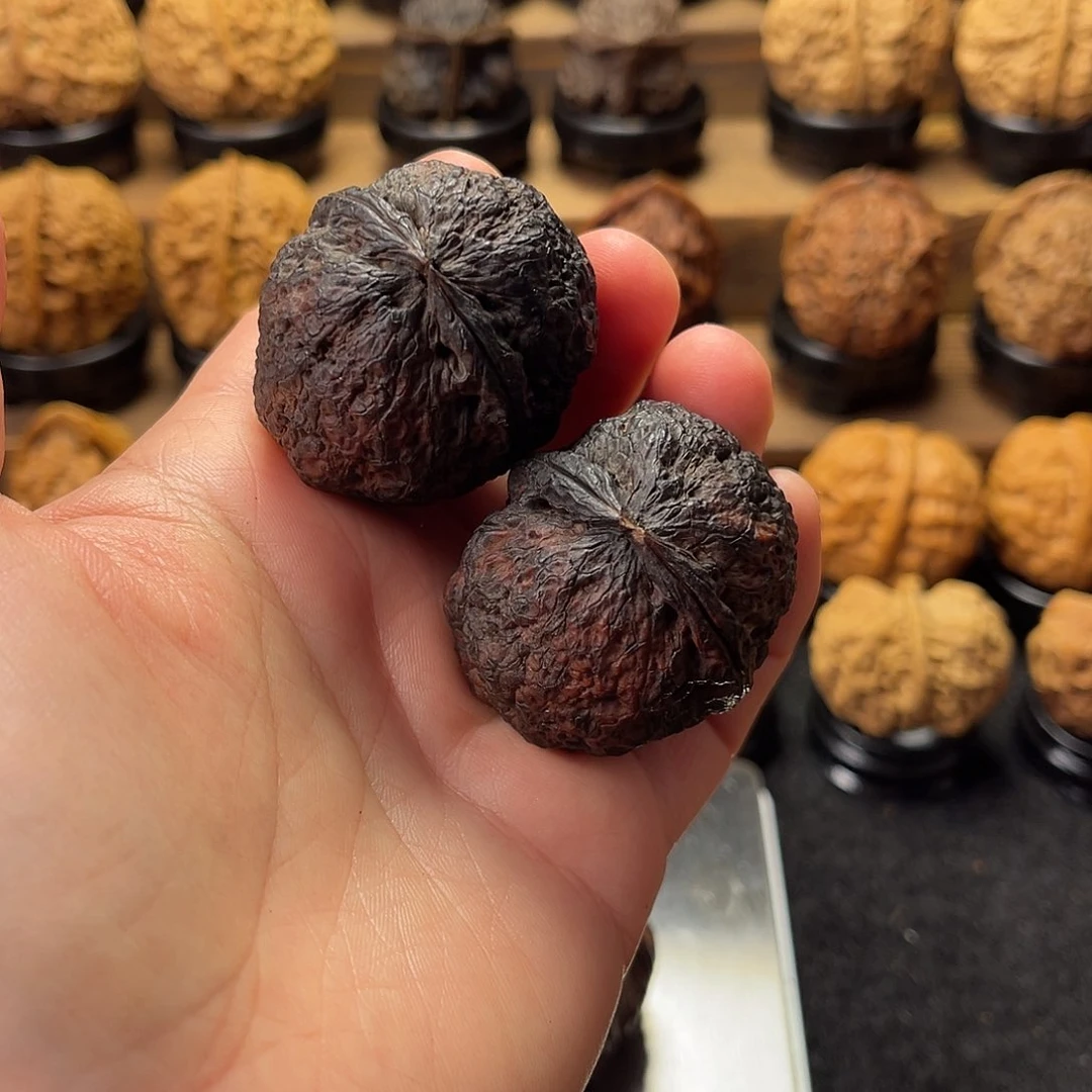 文玩核桃把件有**呦和尚头微磕尖