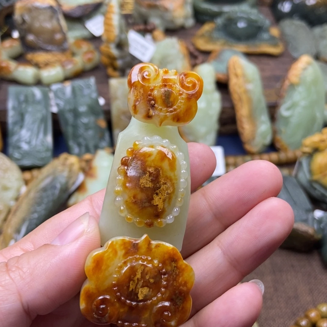珠***S未镶嵌岫岩河磨玉（透闪石质玉）珠宝奇石