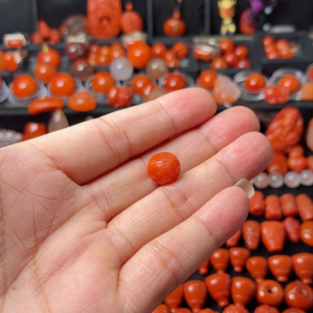 未镶嵌六方10+南红玛瑙