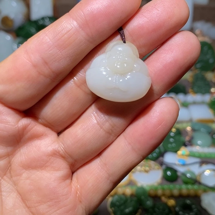 小***饭和田玉（白玉）未镶嵌颈饰