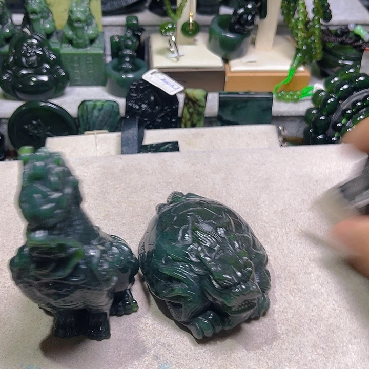 L***e蛇纹石玉未镶嵌泰山玉