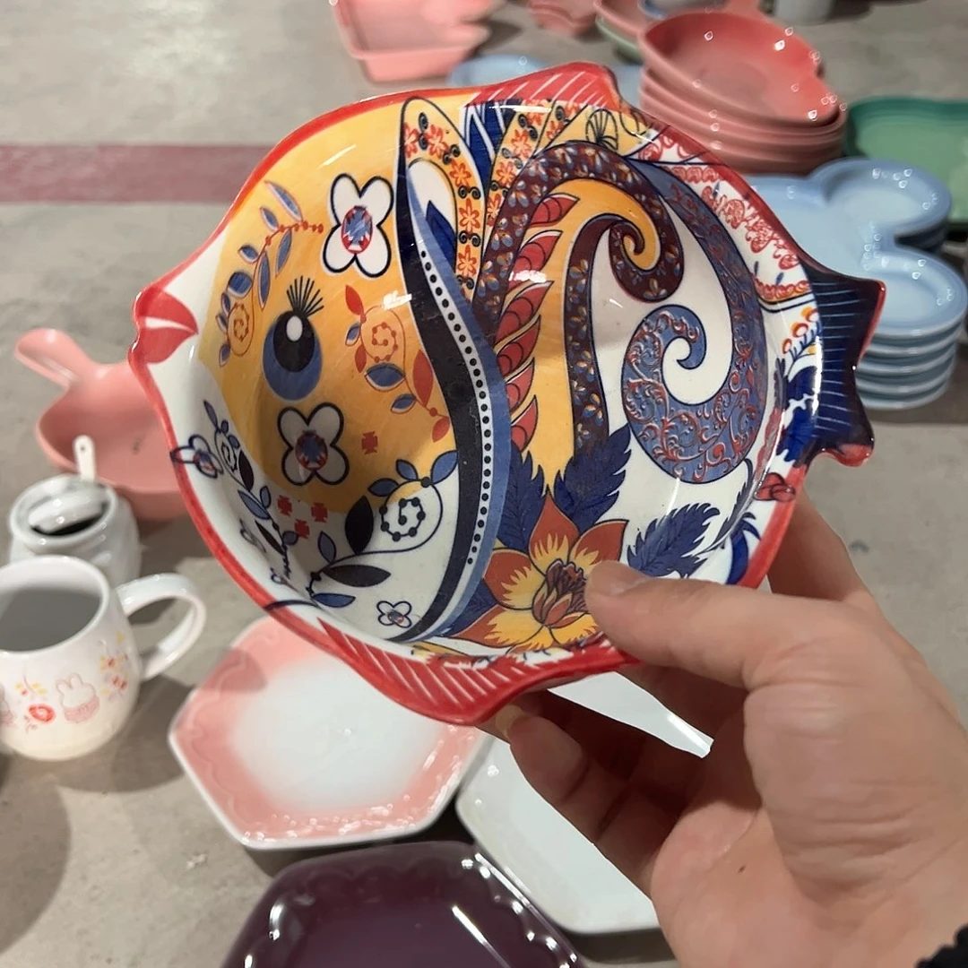 陶瓷 鱼碗 一个粉色色色