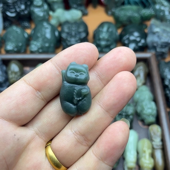 和田玉未镶嵌把件