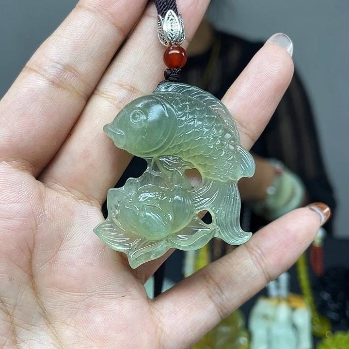 未镶嵌蛇纹石玉颈饰
