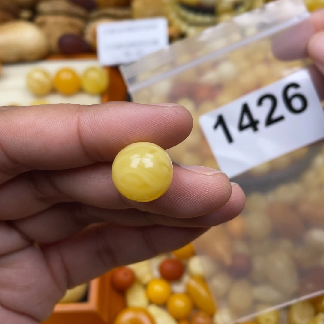 琥珀珠宝奇石未镶嵌李*斤孔道小坑皮色