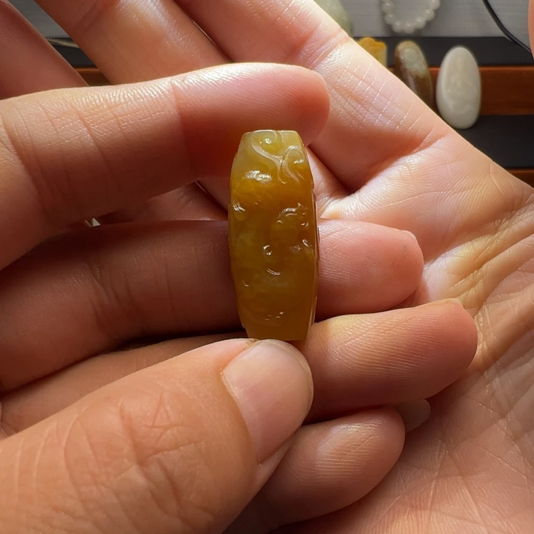 安***生颈饰未镶嵌和田玉