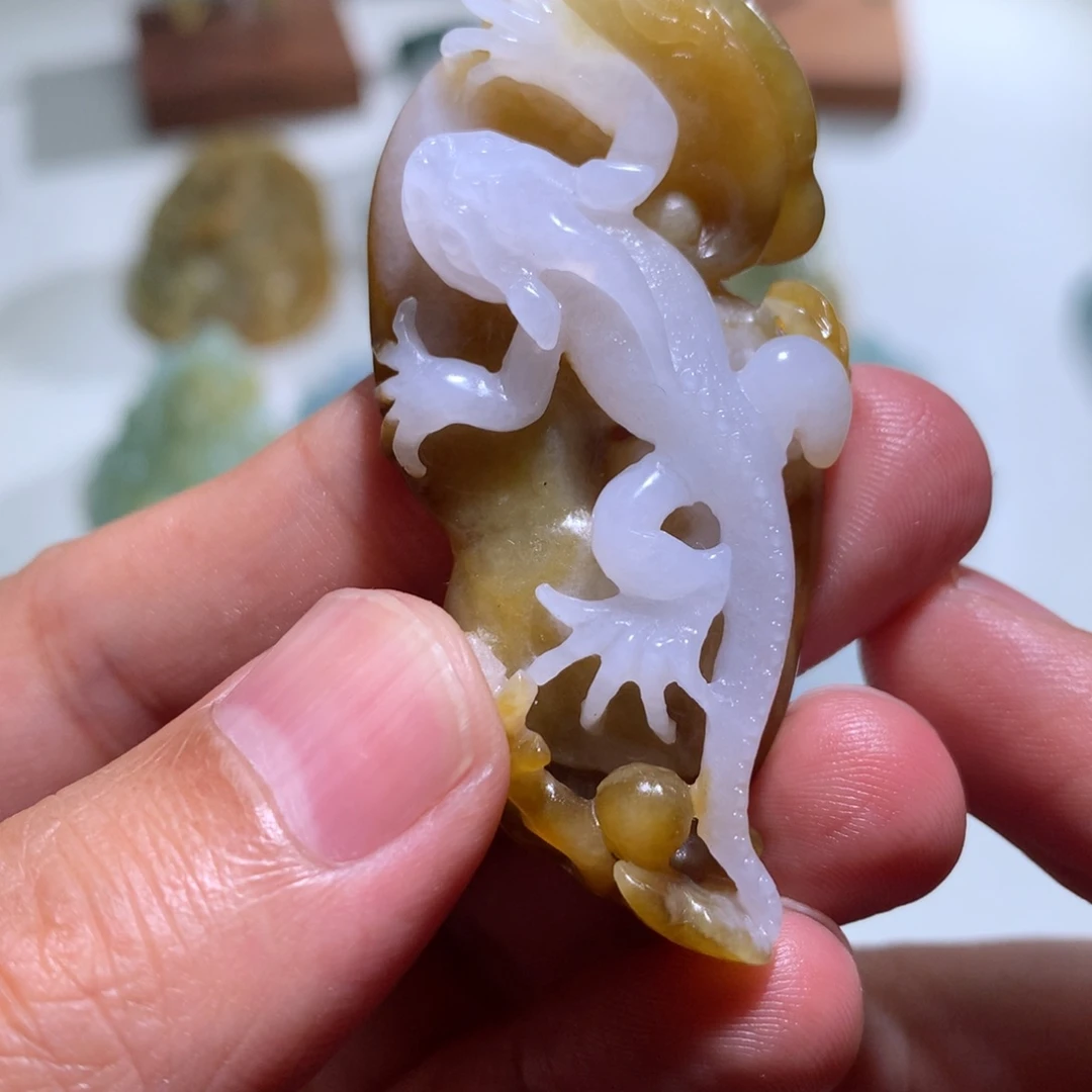 定制翡翠未镶嵌挂件