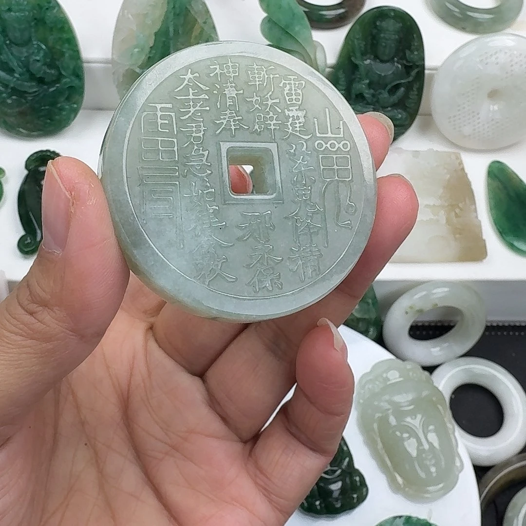 独山玉未镶嵌颈饰