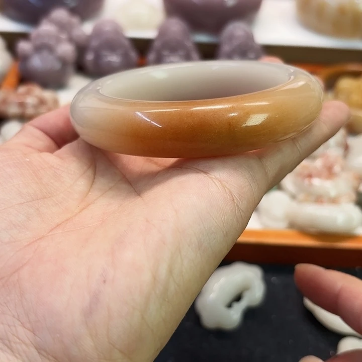 ****r石英岩玉未镶嵌手镯