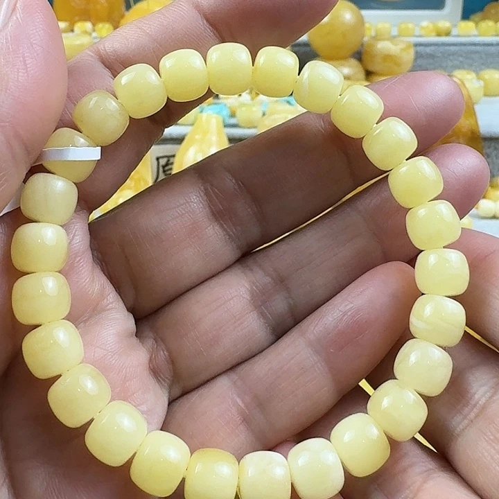 蜜蜡未镶嵌裸石32