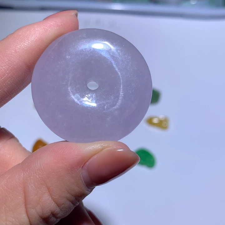 翡翠未镶嵌颈饰平安扣