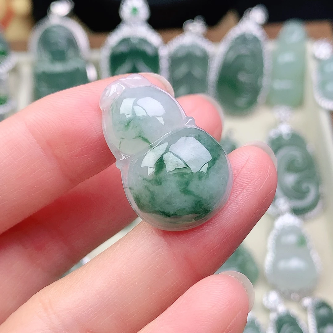 翡翠未镶嵌颈饰吊坠