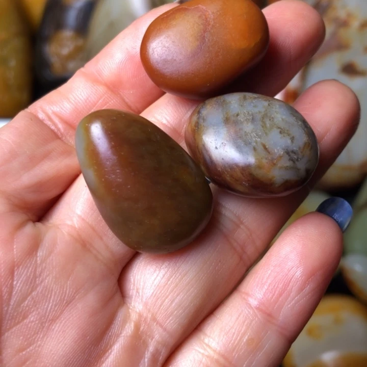 和田玉未镶嵌珠宝奇石