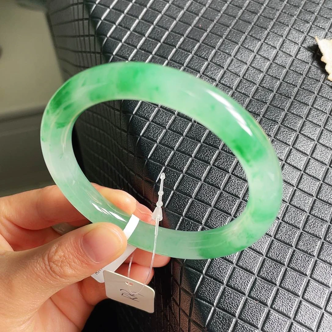 石英质玉手镯未镶嵌阿***初