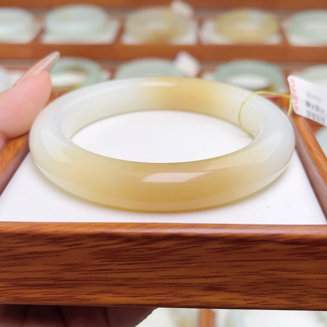 和田玉手镯未镶嵌61.6