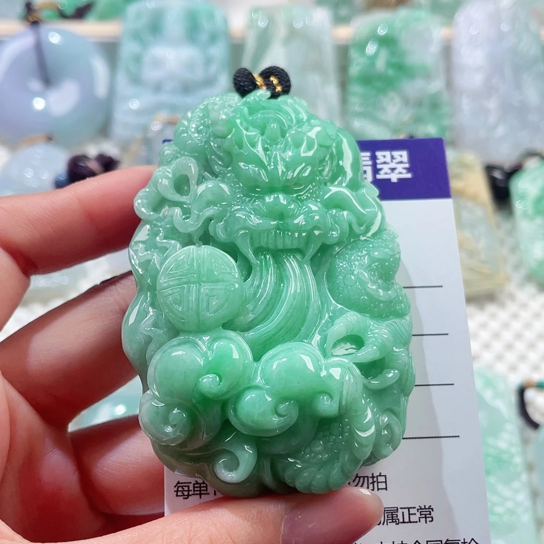 颈饰未镶嵌翡翠龙