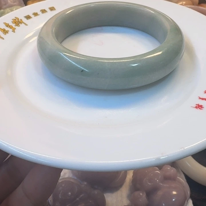 石英岩玉未镶嵌手镯