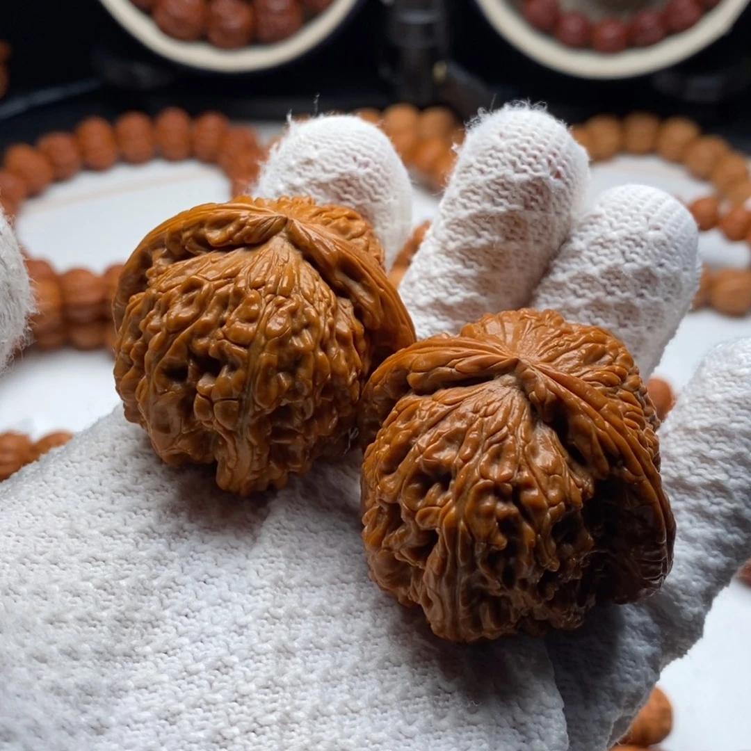 文玩核桃手串一****?白狮子