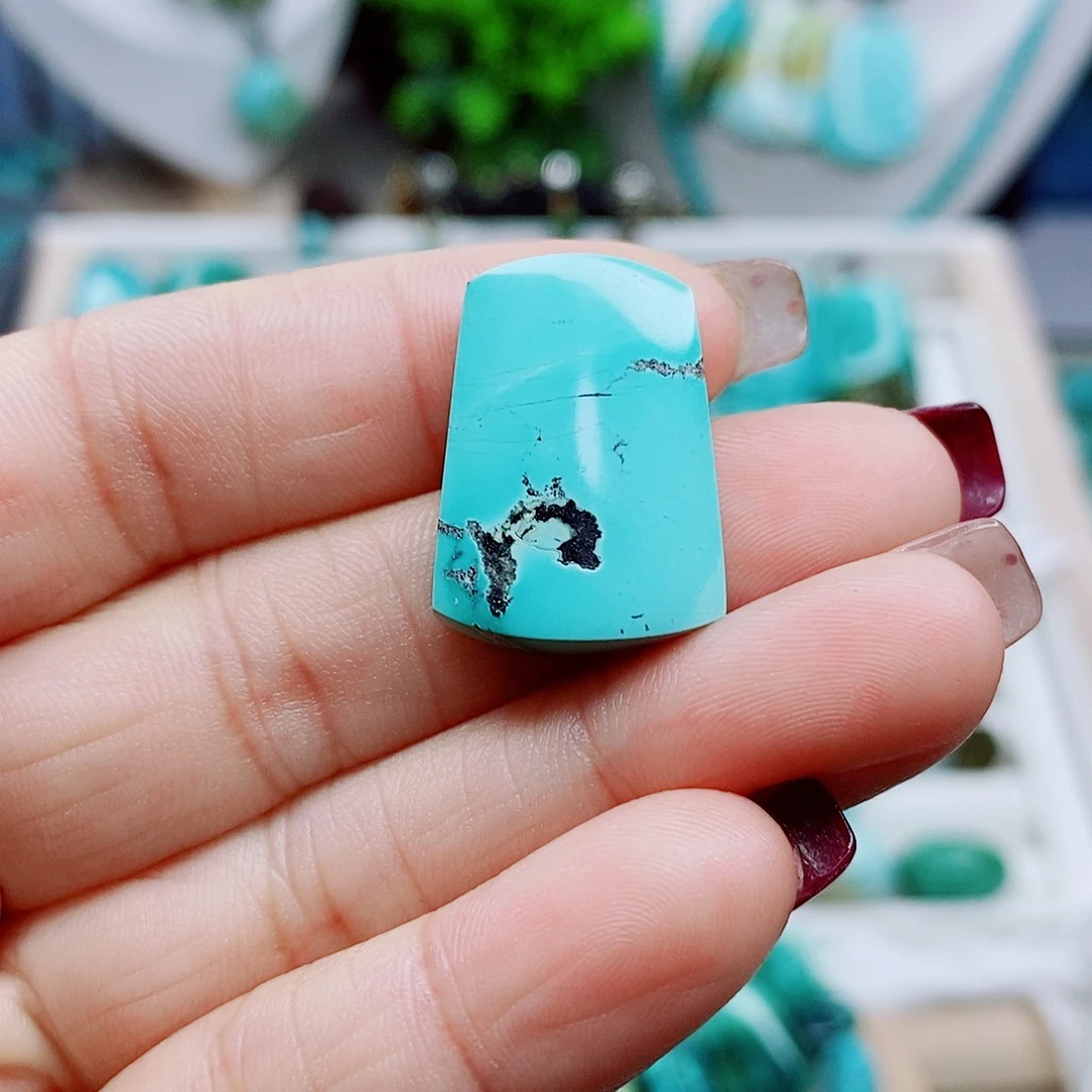 绿松石未镶嵌颈饰