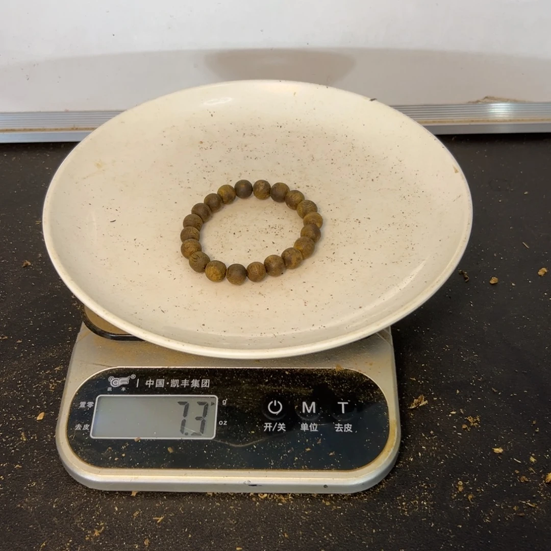 沉香碎屑沉香驼背黑奇
