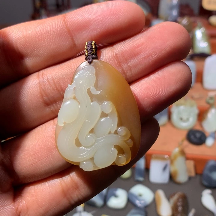 和田玉未镶嵌颈饰