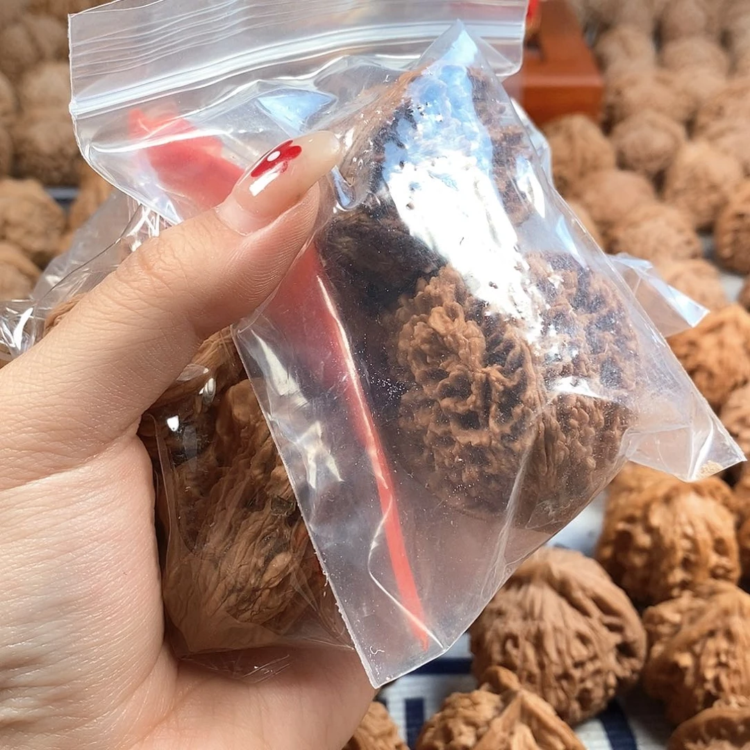 文玩核桃吊坠四对