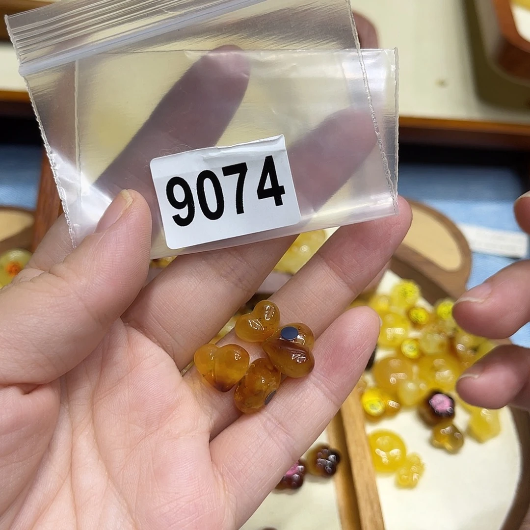 琥珀未镶嵌珠宝奇石